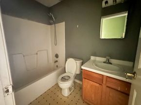 20 Groton Pl, Worcester MA 01604