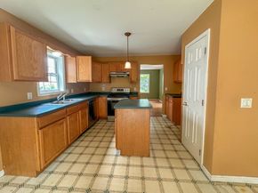 20 Groton Pl, Worcester MA 01604