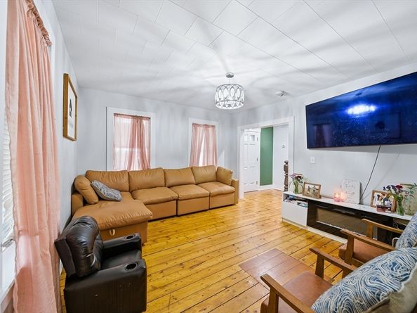107 Townsend, Fitchburg MA 01420