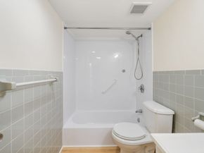 53 Melrose St 5H, Melrose MA 02176