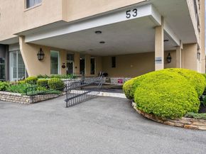 53 Melrose St 5H, Melrose MA 02176