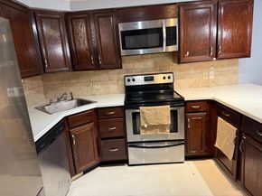 11 Hulbert 15, Worcester MA 01603