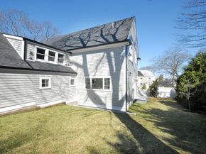 32 Hickory Cliff Rd, Newton MA 02464