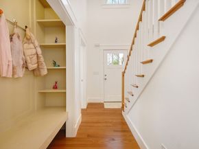 32 Hickory Cliff Rd, Newton MA 02464