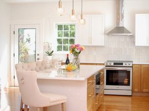 32 Hickory Cliff Rd, Newton MA 02464