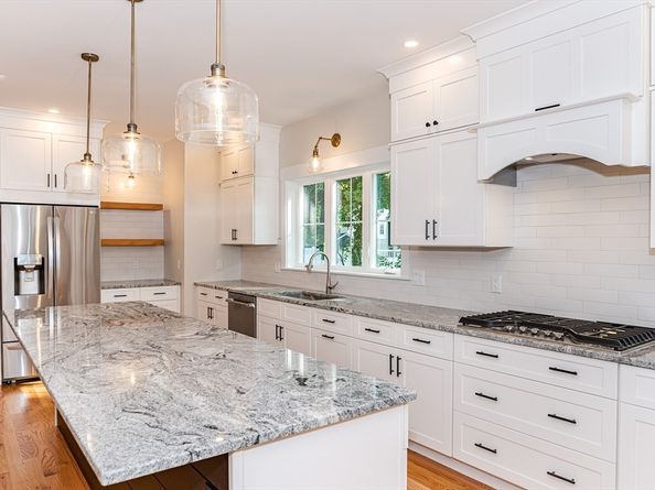 5 Gowing Ln, North Reading MA 01864