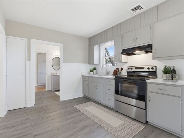 464 Central St, Leominster MA 01453