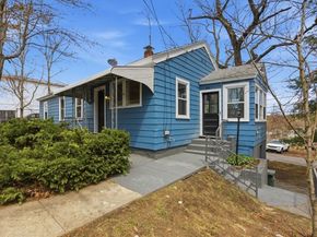 464 Central St, Leominster MA 01453