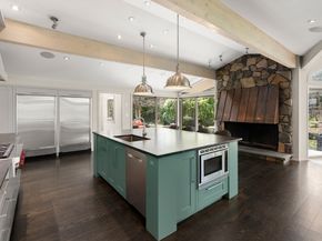995 Brush Hill Rd, Milton MA 02186