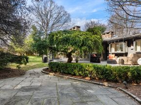 995 Brush Hill Rd, Milton MA 02186