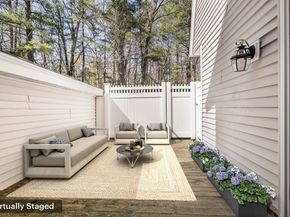 623 Edgebrook Dr 623, Boylston MA 01505