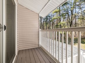 623 Edgebrook Dr 623, Boylston MA 01505