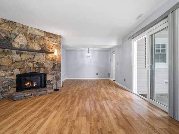 623 Edgebrook Dr 623, Boylston MA 01505