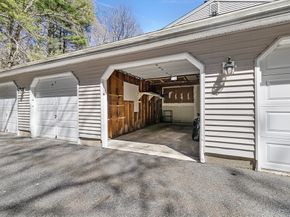 623 Edgebrook Dr 623, Boylston MA 01505