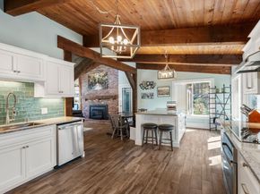 6 Cranberry Ln, Hudson MA 01749