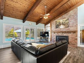 6 Cranberry Ln, Hudson MA 01749