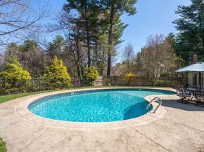 6 Cranberry Ln, Hudson MA 01749