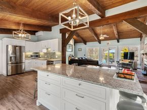 6 Cranberry Ln, Hudson MA 01749