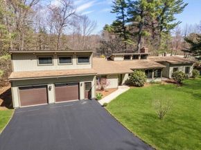 6 Cranberry Ln, Hudson MA 01749