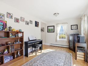 129 Academy Ave, Weymouth MA 02188