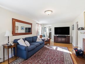 129 Academy Ave, Weymouth MA 02188