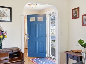 129 Academy Ave, Weymouth MA 02188