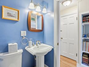 129 Academy Ave, Weymouth MA 02188