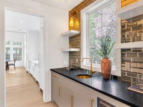 1640 Commonwealth Ave, Newton MA 02465