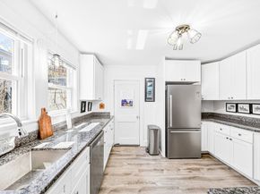 48 Edgecliff 1, Watertown MA 02472