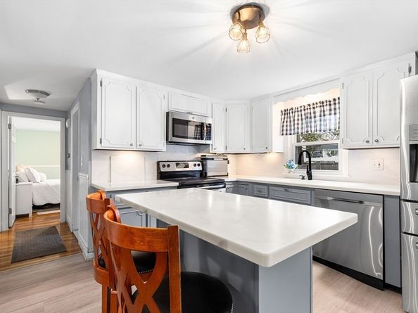 22 Baker St, Brockton MA 02302