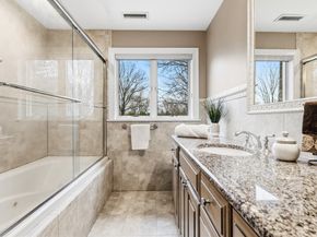 7 Freeman St, Lynnfield MA 01940