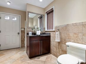7 Freeman St, Lynnfield MA 01940