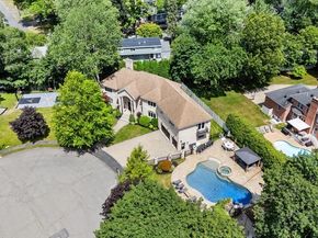 7 Freeman St, Lynnfield MA 01940