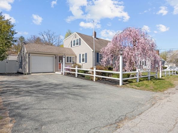 16 Marion Rd, Weymouth MA 02191