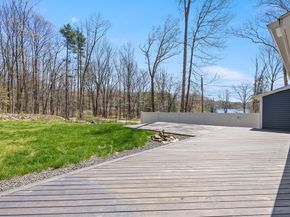 18 Oak Ridge Dr, Charlton MA 01507