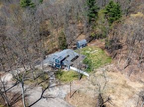 18 Oak Ridge Dr, Charlton MA 01507