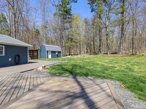 18 Oak Ridge Dr, Charlton MA 01507