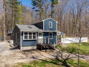 18 Oak Ridge Dr, Charlton MA 01507