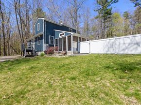 18 Oak Ridge Dr, Charlton MA 01507