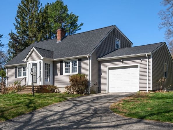 89 Center Rd, Dudley MA 01571