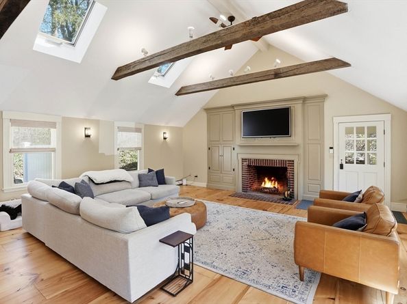 671 Main Street, Medfield MA 02052