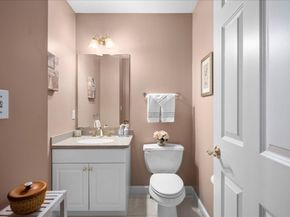 1 Aspenwood Cir 1, Southborough MA 01772
