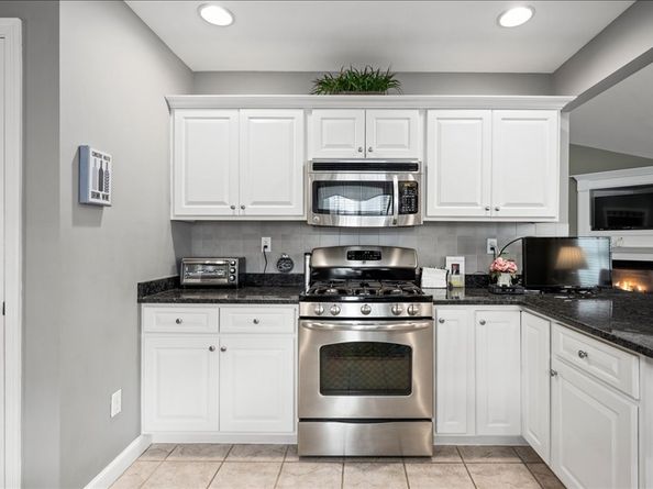 1 Aspenwood Cir 1, Southborough MA 01772