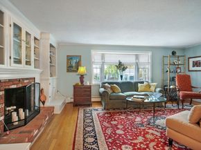 12 Oak Ridge Cir, Weymouth MA 02188