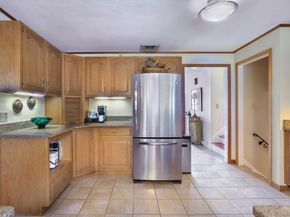 12 Oak Ridge Cir, Weymouth MA 02188
