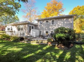 12 Oak Ridge Cir, Weymouth MA 02188