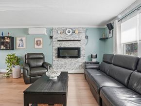 152 S Main Street 152, Uxbridge MA 01569
