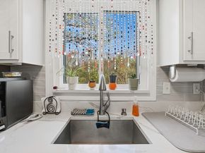 152 S Main Street 152, Uxbridge MA 01569