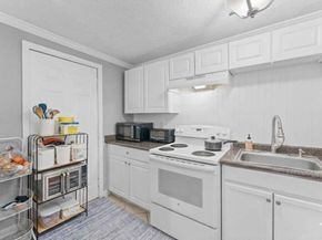 20 Auna Dr 7, Brockton MA 02301