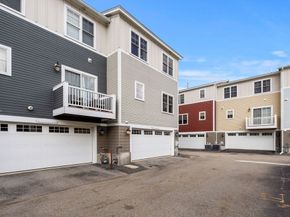 38 Stonehaven Dr, Weymouth MA 02190